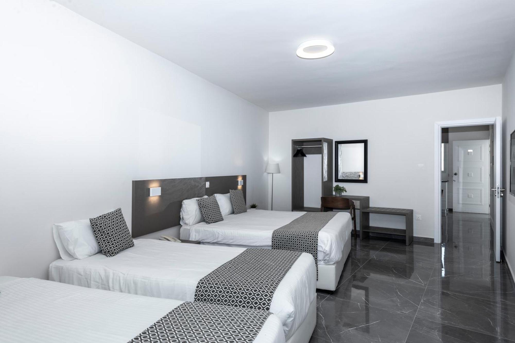 Blazer Residence Lárnaka Eksteriør bilde